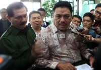 Setelah selesai menjalani pemeriksaan Mirwan dan Olly meninggalkan KPK dengan mobil Harier hitam. Ramses/detikcom.