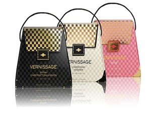 Wah, Ada Wine Dalam Hand Bag Mewah!