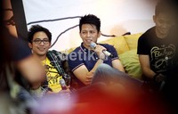 Mereka mengaku sangat antusias dan giat berlatih khususnya dari segi vokal dan bermusik Ariel yang sempat terhenti karena kasus hukumnya.