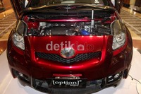 Untuk mendukung tampilan yang terdapat di eksterior dan interior, sang modifikator memberikan sentuhan pada bagian mesin dengan menambahkan Turbo Kit Zage, UNICHIP type Q+, Troque Master spark plug, PERRIN oil catchtank, Blitz Blow off.