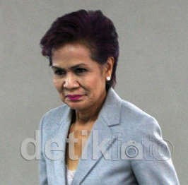 Tiba di Pengadilan Tipikor, Miranda Umbar Senyum