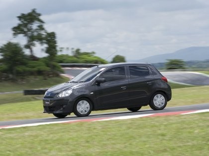 Di Balik Kemudi Mitsubishi Mirage