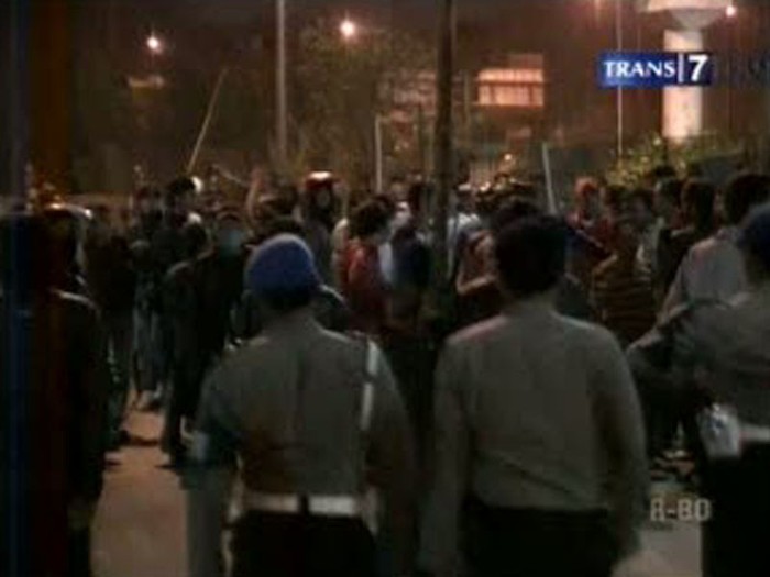 Dua Ormas Bentrok di Pasar Rebo