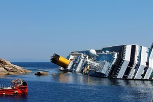 Bangkai Kapal Costa Concordia Kini Jadi Objek Wisata