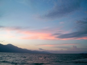 Terpikat Sore di Pantai Talise