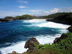 Surga Surfing Pulau Jawa Ada di Pacitan