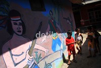 Mural-mural yang dibuat beraneka ragam mulai dari film anak-anak hingga pemandangan.
