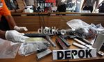 Polisi Pamer Barbuk Senjata Api Kelompok Thorik Cs