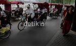Geliat Becak di Shichahai