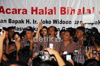 Joko Widodo (Jokowi) menggelar halal bihalal dengan masyarakat Kelapa Gading, Jakarta Utara.