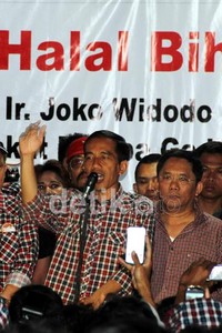 Joko Widodo (Jokowi) menyapa pendukungya.