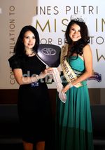 Ines Putri Raih Top 13 di Miss World 2012