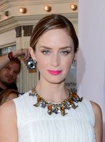 Bibir Pink Emily Blunt