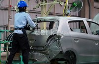 Dalam komponennya, Mitsubishi Mirage hanya menggunakan sekitar 20 persen komponen yang harus diimpor dari Jepang. Sisanya, mobil 1200 cc tersebut menggunakan bahan lokal asal negeri Gajah Putih tersebut.