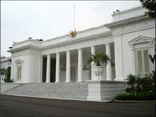 Seskab: Timwas Century Tak Bisa Minta Langsung Rekaman 9 Oktober 2008
