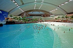 Keren! Water Park Indoor Terbesar Sedunia