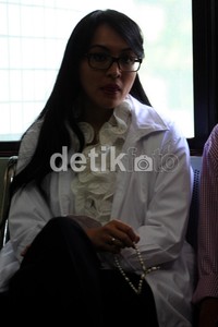 Menurut penasihat hukum Angie, Teuku Nasrullah, penerbitan Sprindik tidak didasarkan laporan adanya tindak pidana atau penyelidikan yang dilakukan KPK.Ramses/detikcom.