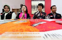 Akibat tuduhan itu, Putri tidak kuat menahan malu dan memilih bunuh diri.