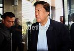 Murdaya Poo Jenguk Istrinya di Rutan KPK