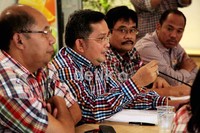 Ketua DPP Bidang Hukum PDIP Trimedya Pandjaitan saat memaparkan kesiapan tim advokat mengawal Pilgub DKI tanpa kecurangan di kantor tim sukses Jokowi-Ahok, Jl Borobudur 22, Jakarta, Kamis (13/9).