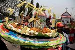 Warga Tanah Merah Gelar Pawai Sedekah Bumi