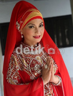 Farhat Abbas Akui Kerap Pisah Ranjang dengan Nia Daniati