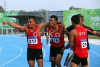 Kuartet atlet putra estafet 4x100  meter dari Nusa Tenggara Barat (NTB) membukukan rekor 40,17 detik di Stadion Atletik Sport Center Rumbai