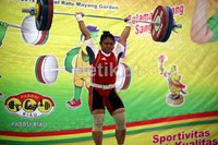 Sinta Darmariani berhasil mengangkat beban seberat 118 kg pada pertandingan di Hotel Ratu Mayang Garden, Pekanbaru, Riau