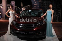 SUV premium dari Honda ini masih menggendong mesin yang sama. Dengan dua varian mesin 2,4 liter DOHC i-VTEC dan 2.0 liter SOHC i-VTEC.