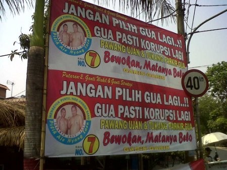 Baru Setengah Hari Dipasang, Spanduk Cagub Nomor 7 Dibongkar Satpol PP