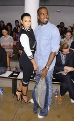 Jaket Baseball ala Kim Kardashian