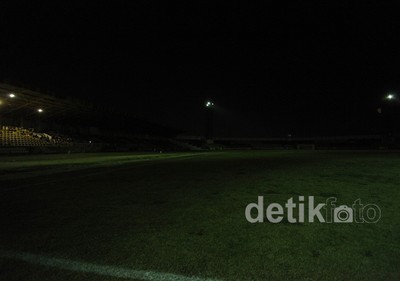 Mati Lampu Warnai Pertandingan Jateng vs Jambi
