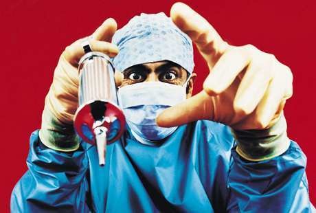 Pria Ini Meninggal Setelah Suntik Silikon di Penis