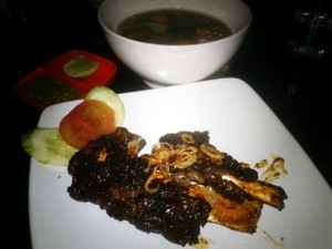 Wah, Gurihnya Iga Bakar dan Sup Iga di Republik Ini!