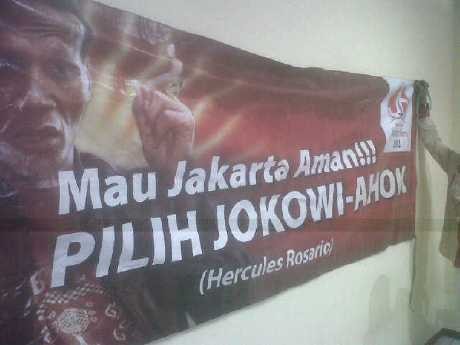 Soal Spanduk Hercules, Jokowi: Itu Bukan dari Tim Kami Soal Spanduk Hercules, Jokowi: Itu Bukan dari Tim Kami