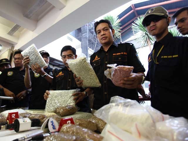 Jaringan Ekstasi Belanda, Polisi Buru Seorang Bos Besar