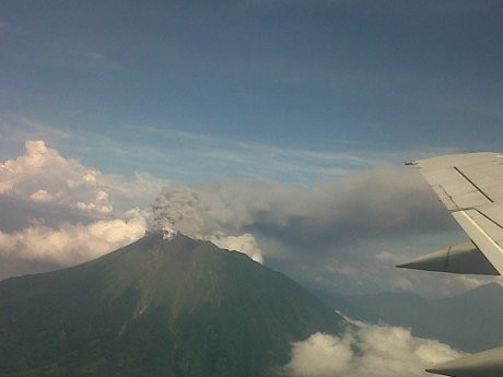 Ini Penampakan Letusan Gunung Gamalama 
