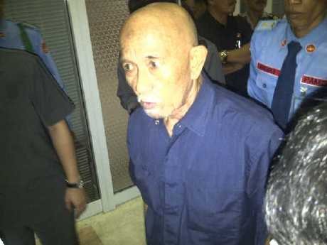 Ups! Kakek Gundul Terobos Ruang Rapat Komisi III DPR