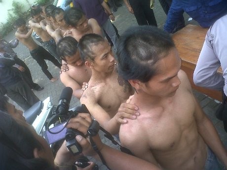 Nasihati Pemabuk, Satria Dihajar hingga Babak Belur