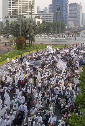 Massa Go To Hell America Menuju Kedubes AS, Thamrin-Sudirman Macet