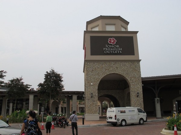 Johor Premium Outlet, Tempat Belanja Barang Branded Murah di Malaysia -  Tribun Travel