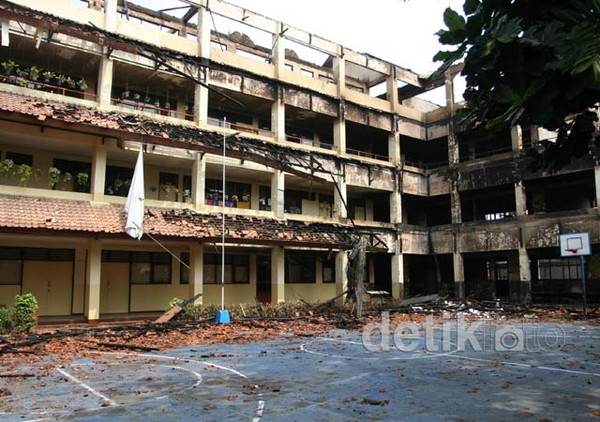 Sekolah Adik Irma Tebet Ludes Terbakar