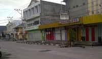 Akibat semburan abu ini para pedagang banyak memilih untuk menutup toko mereka.  Nurul Hidayati/detikcom