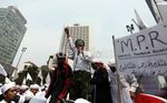 Massa FPI & FUI Long March ke Kedubes AS
