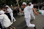 Dari Ketapel Hingga Molotov Berseliweran