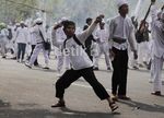 Dari Ketapel Hingga Molotov Berseliweran
