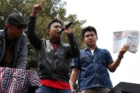 Aksi ini terkait iklah Jokowi-Ahok di koran tersebut. (Antonius Arief)