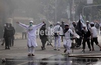 Sebelumnya terjadi bentrok antara polisi dengan FPI.