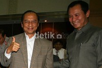 Wakil Ketua KPK Busyro Muqoddas saat tiba di ruang rapat Komisi III DPR. (Ramses/detikcom).