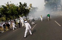 Beberapa orang terluka.
